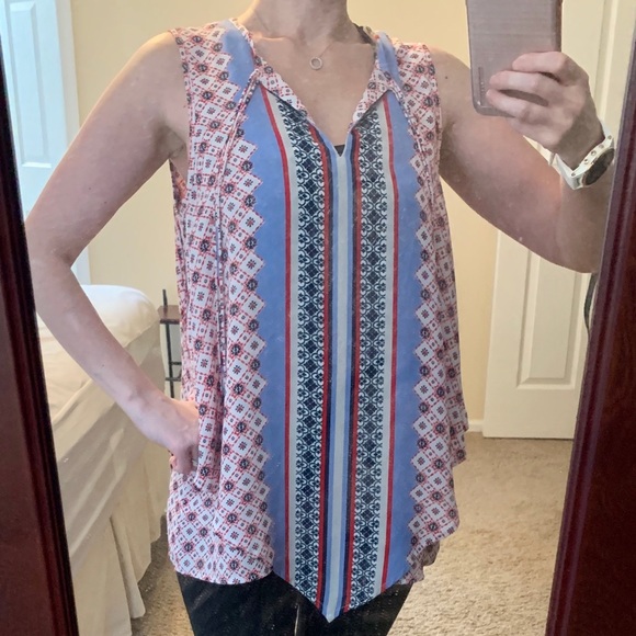 Women’s Top - Picture 2 of 2